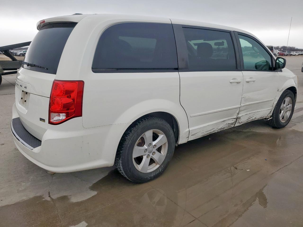 2013 Dodge Caravan - Image 3