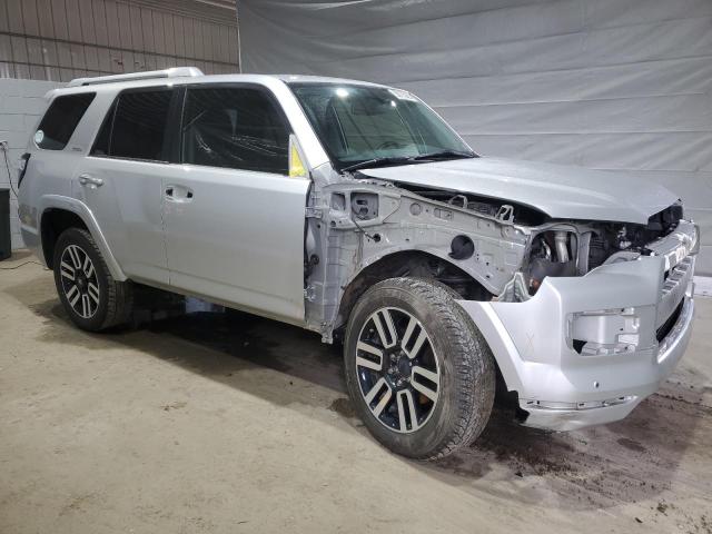  TOYOTA 4RUNNER 2017 Srebrny