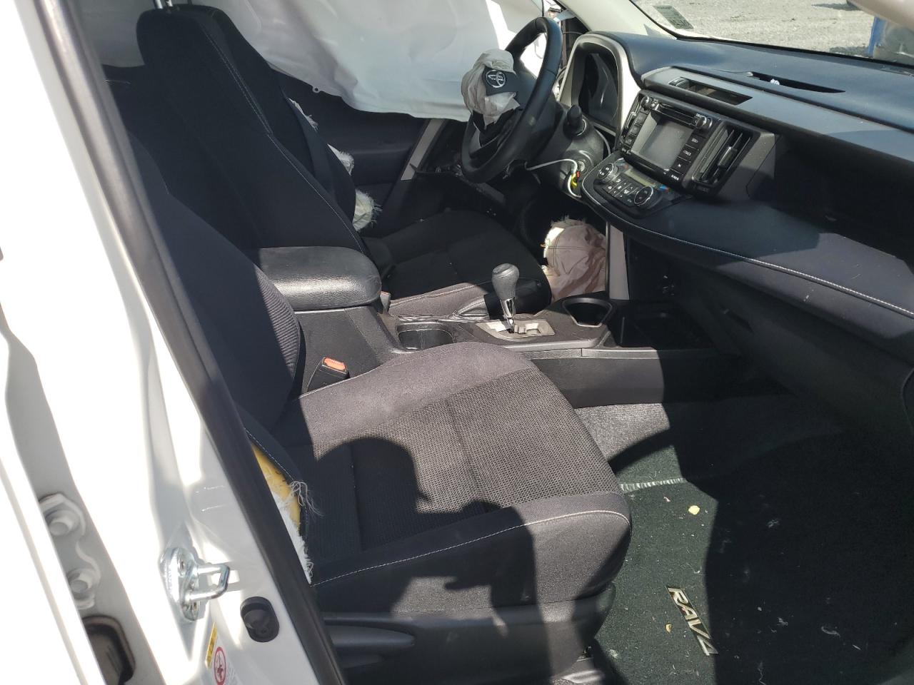 2016 Toyota RAV 4 - Image 7