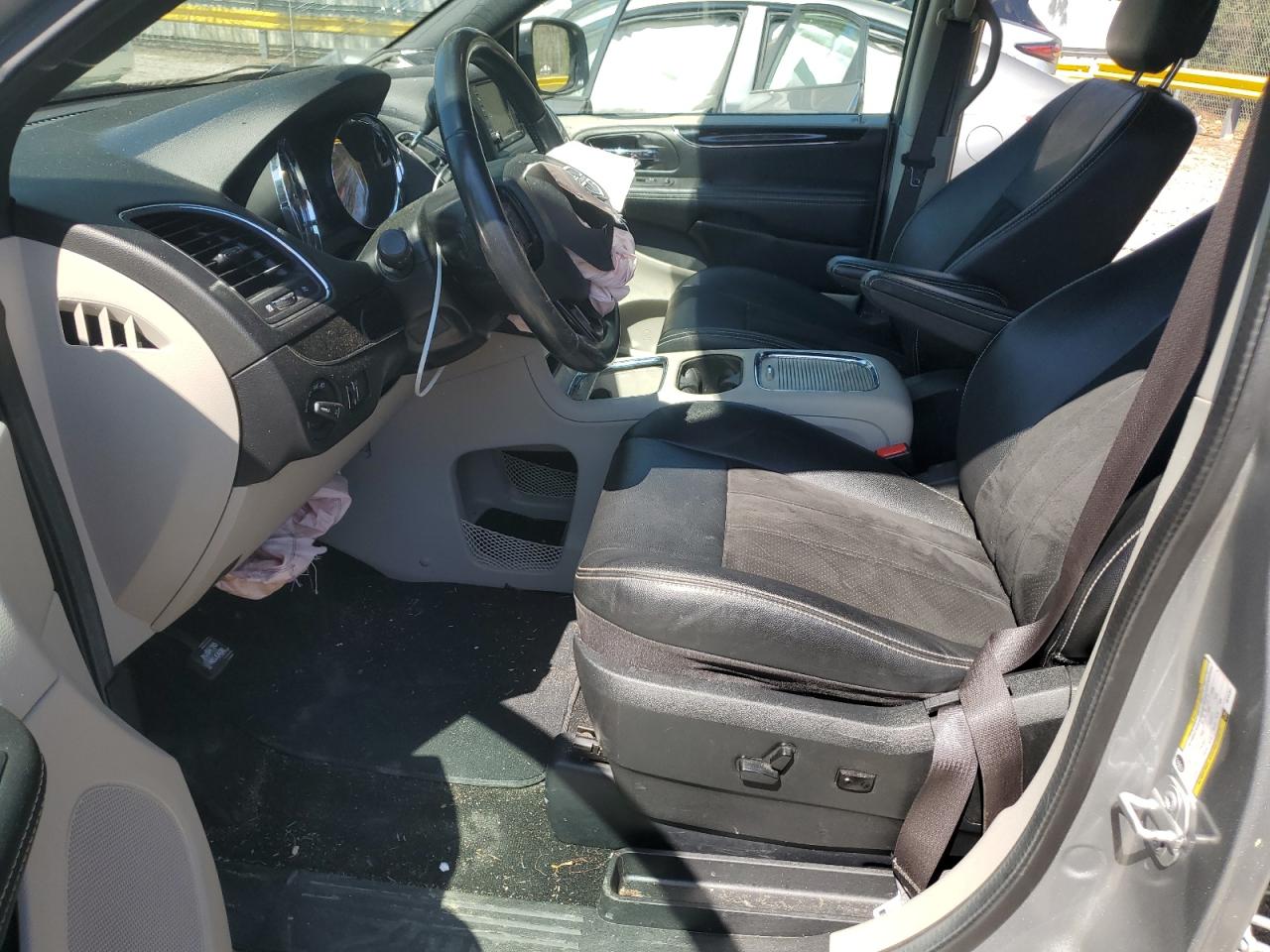 2019 Dodge Caravan - Image 7