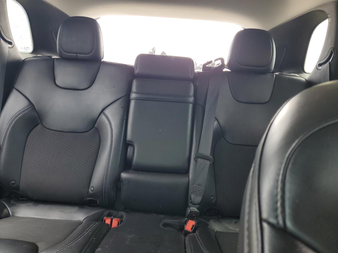 2019 Jeep Grand Cherokee - Image 10