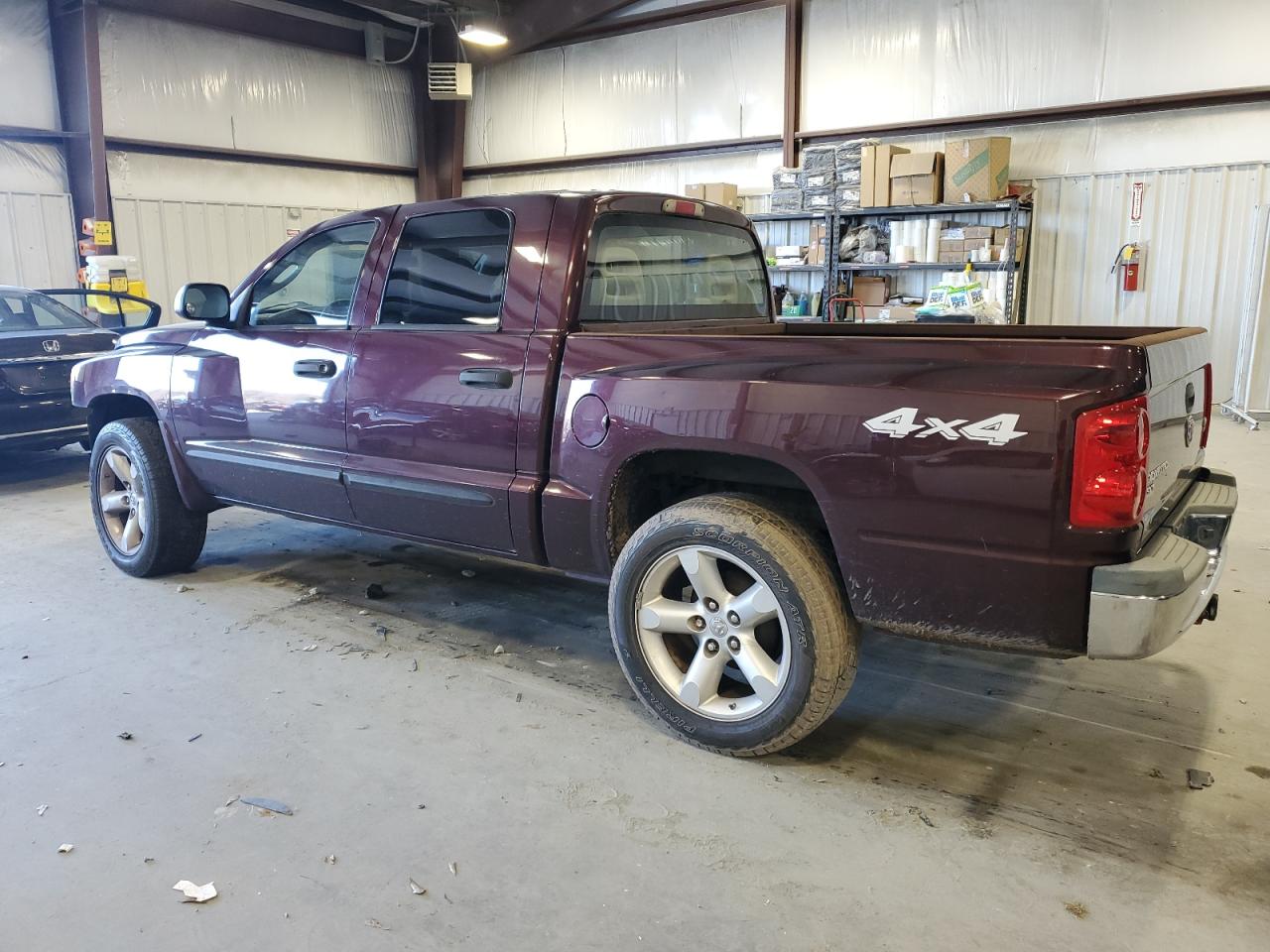 2005 Dodge Dakota - Image 2