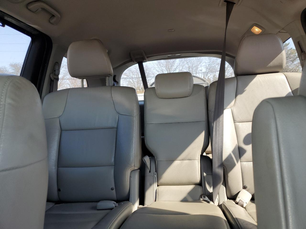 2012 Honda Odyssey - Image 10