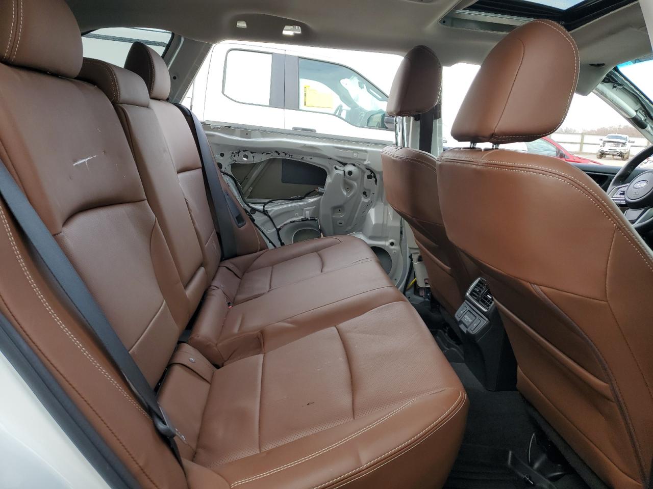 2018 Subaru Outback Touring VIN: 4S4BSETC8J3351014 Lot: 49159165