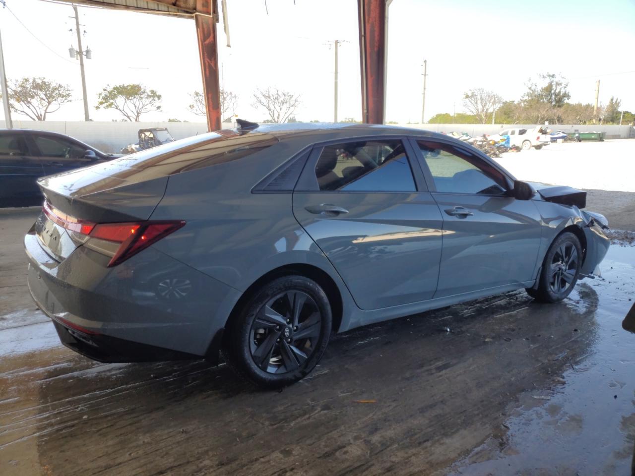2022 Hyundai Elantra - Image 3