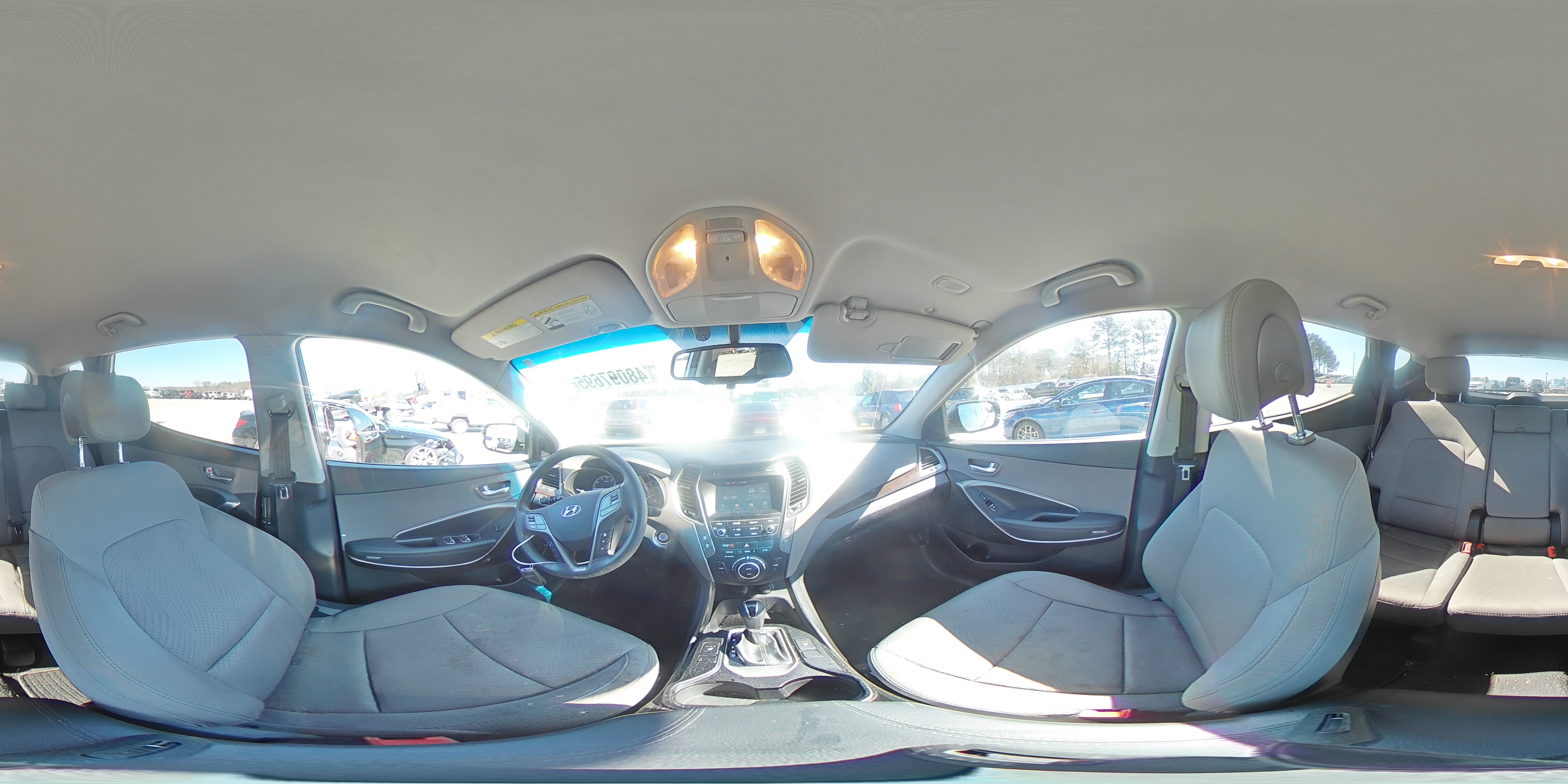 2018 Hyundai Santa Fe - Image 13