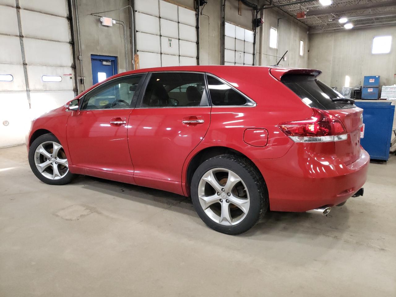 2014 Toyota Venza - Image 2