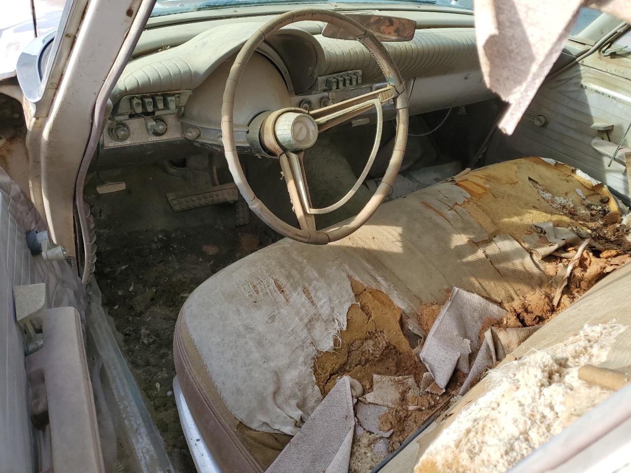 1962 Chrysler Newport VIN: 8123144504 Lot: 48938075