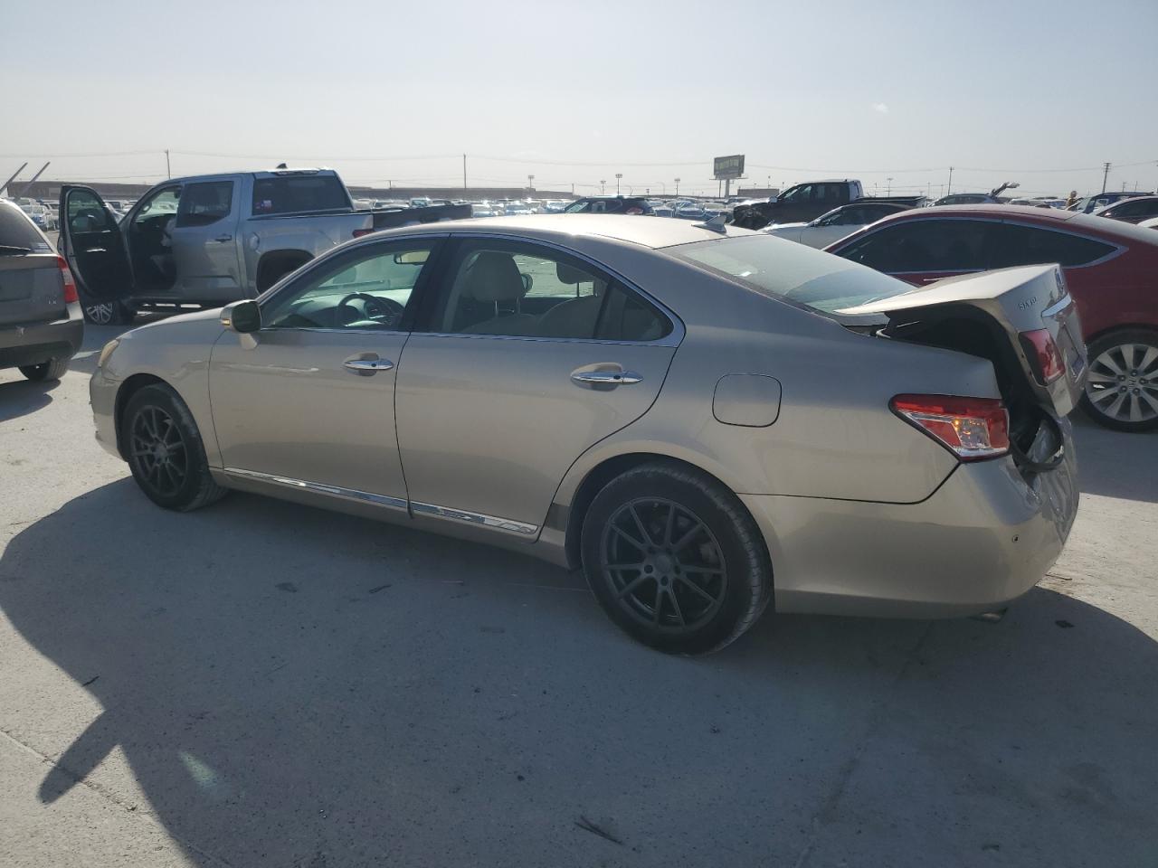 2011 Lexus ES - Image 2