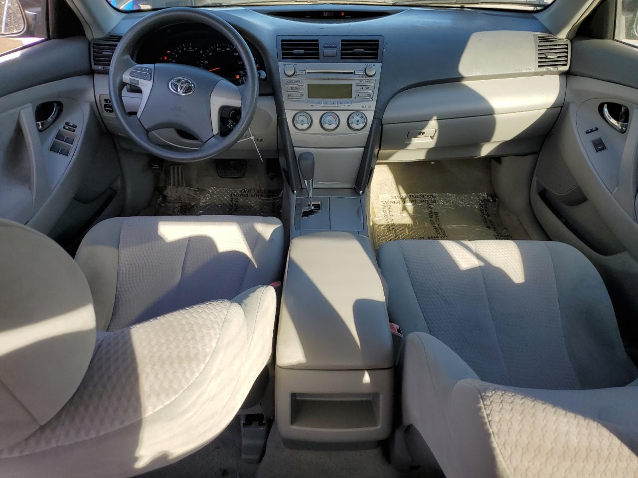 2010 Toyota Camry - Image 8