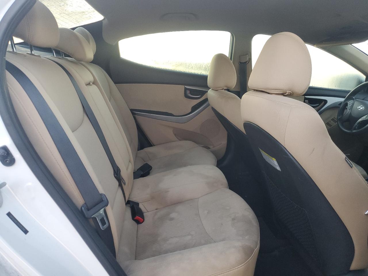 2013 Hyundai Elantra - Image 10