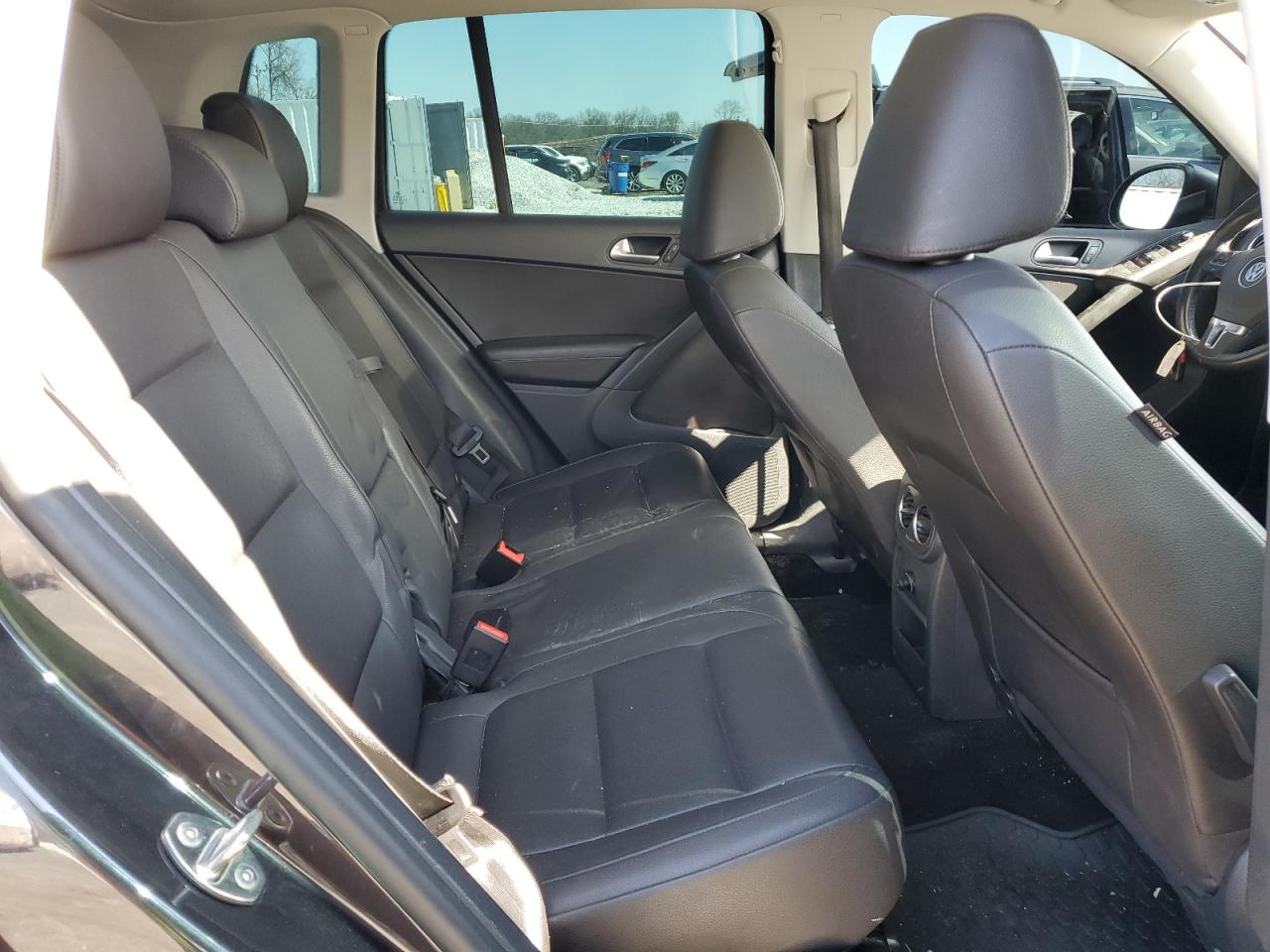 2016 Volkswagen Tiguan S VIN: WVGAV7AX4GW549004 Lot: 48289145