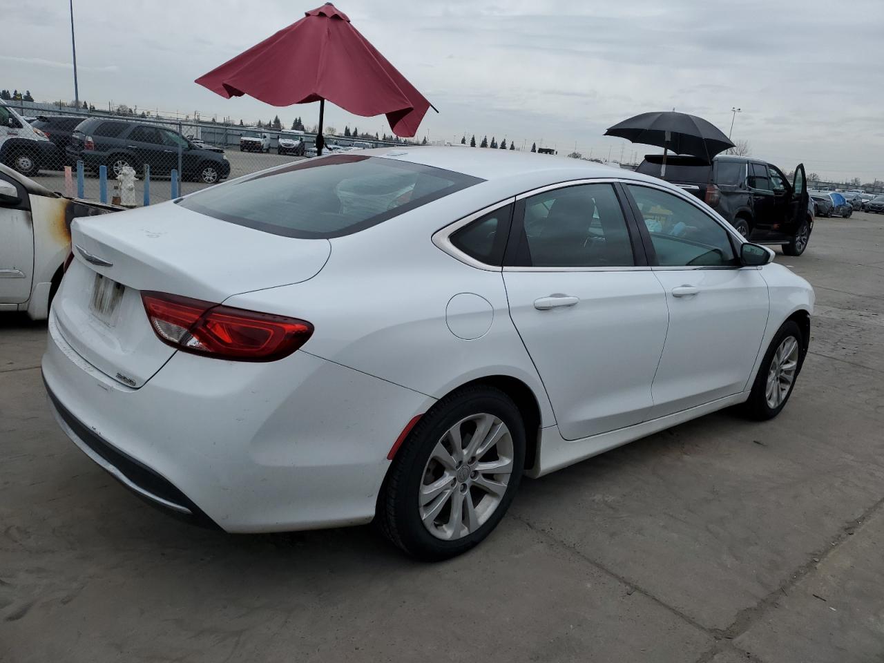 2015 Chrysler 200 - Image 3