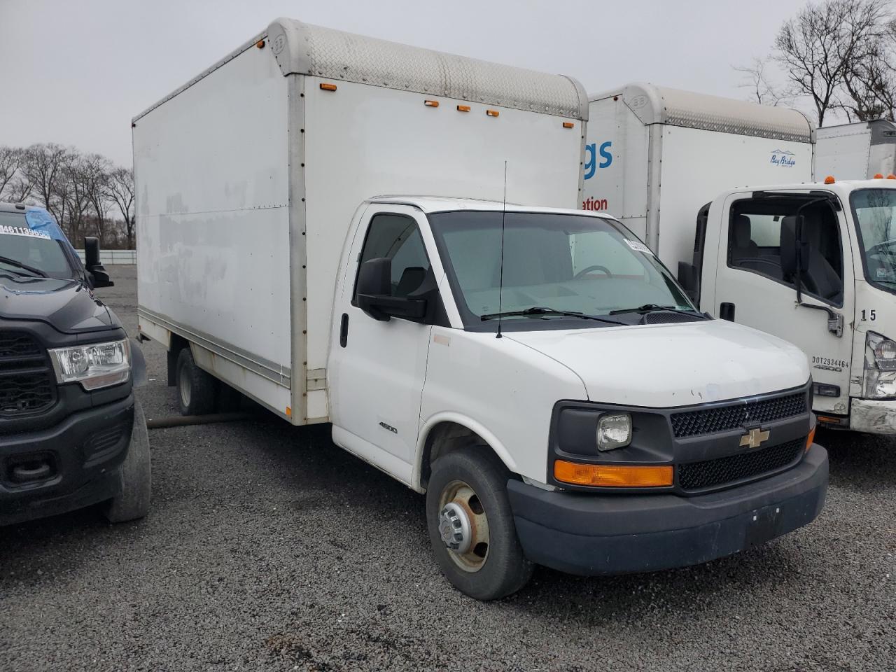 2013 Chevrolet Express - Image 4