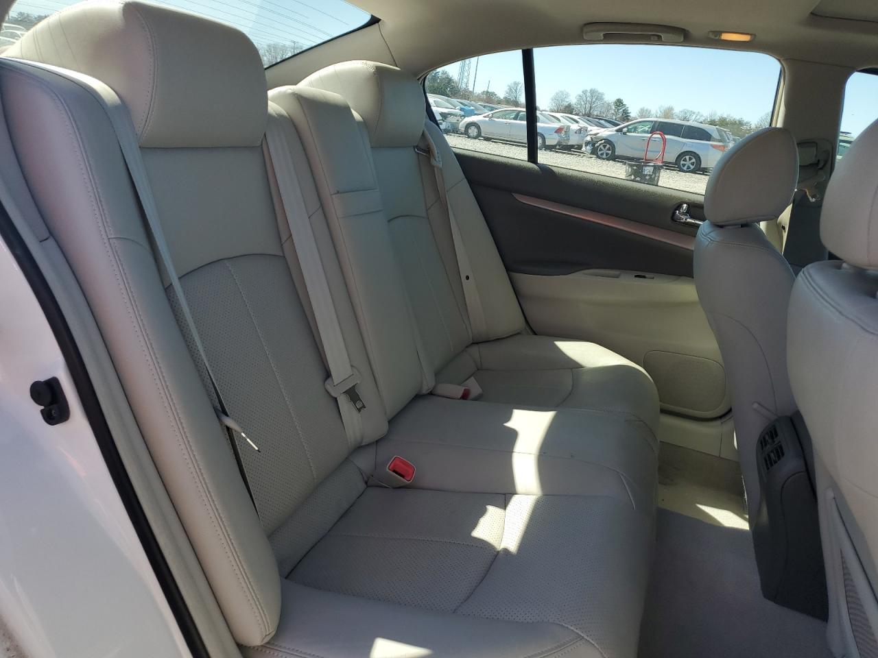 2012 Infiniti G - Image 11