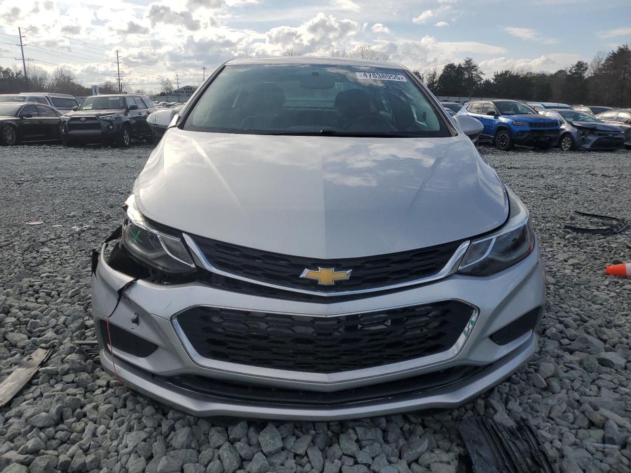 2018 Chevrolet Cruze - Image 5