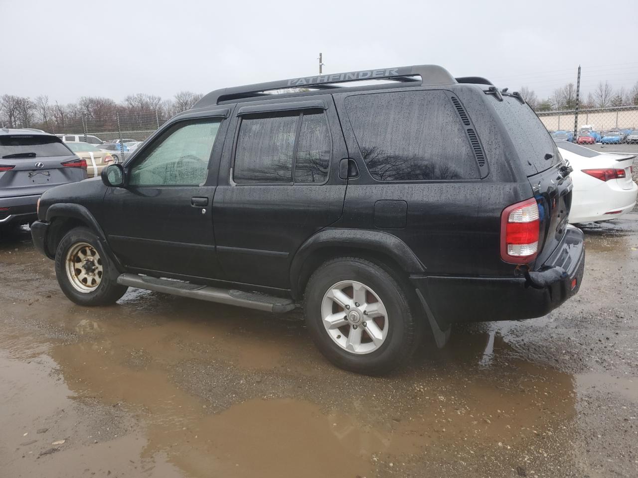 2004 Nissan Pathfinder - Image 2