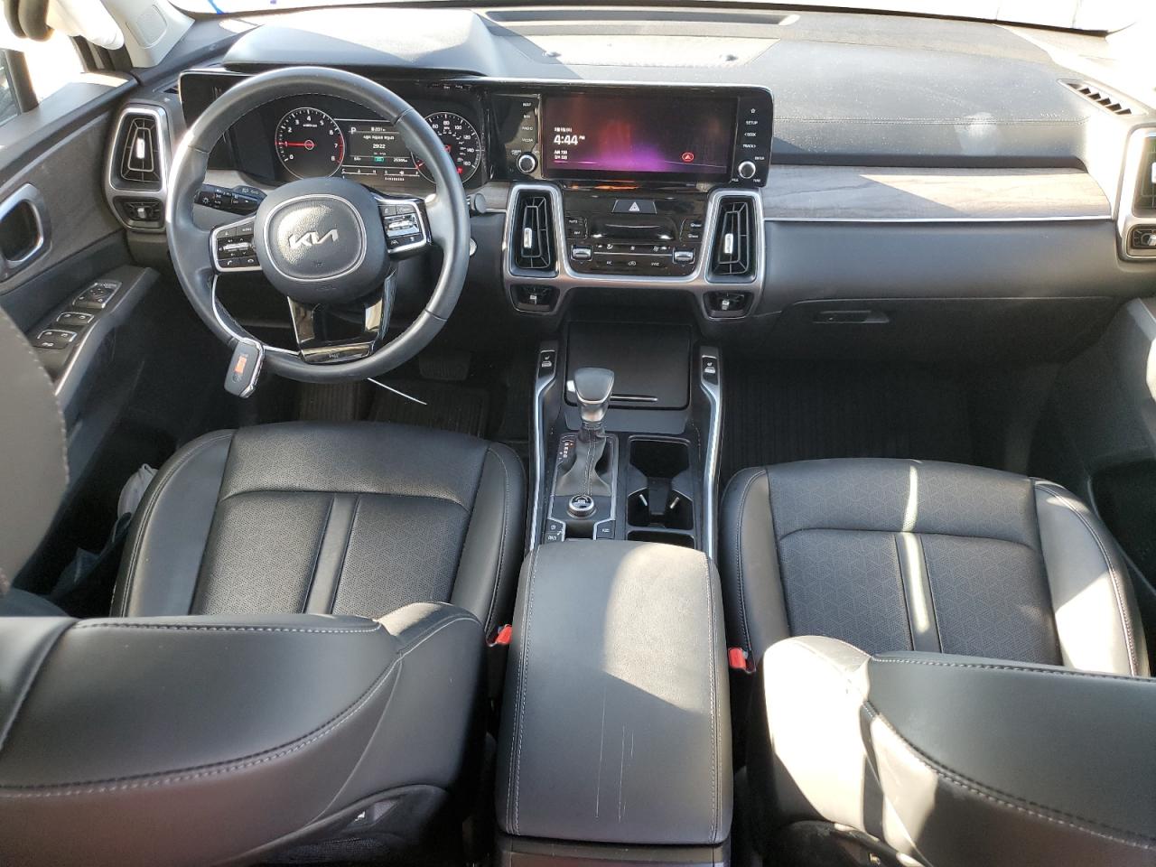 2023 Kia Sorento - Image 8