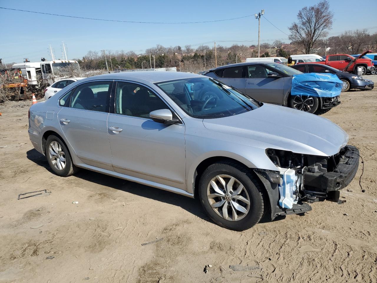 2017 Volkswagen Passat - Image 4