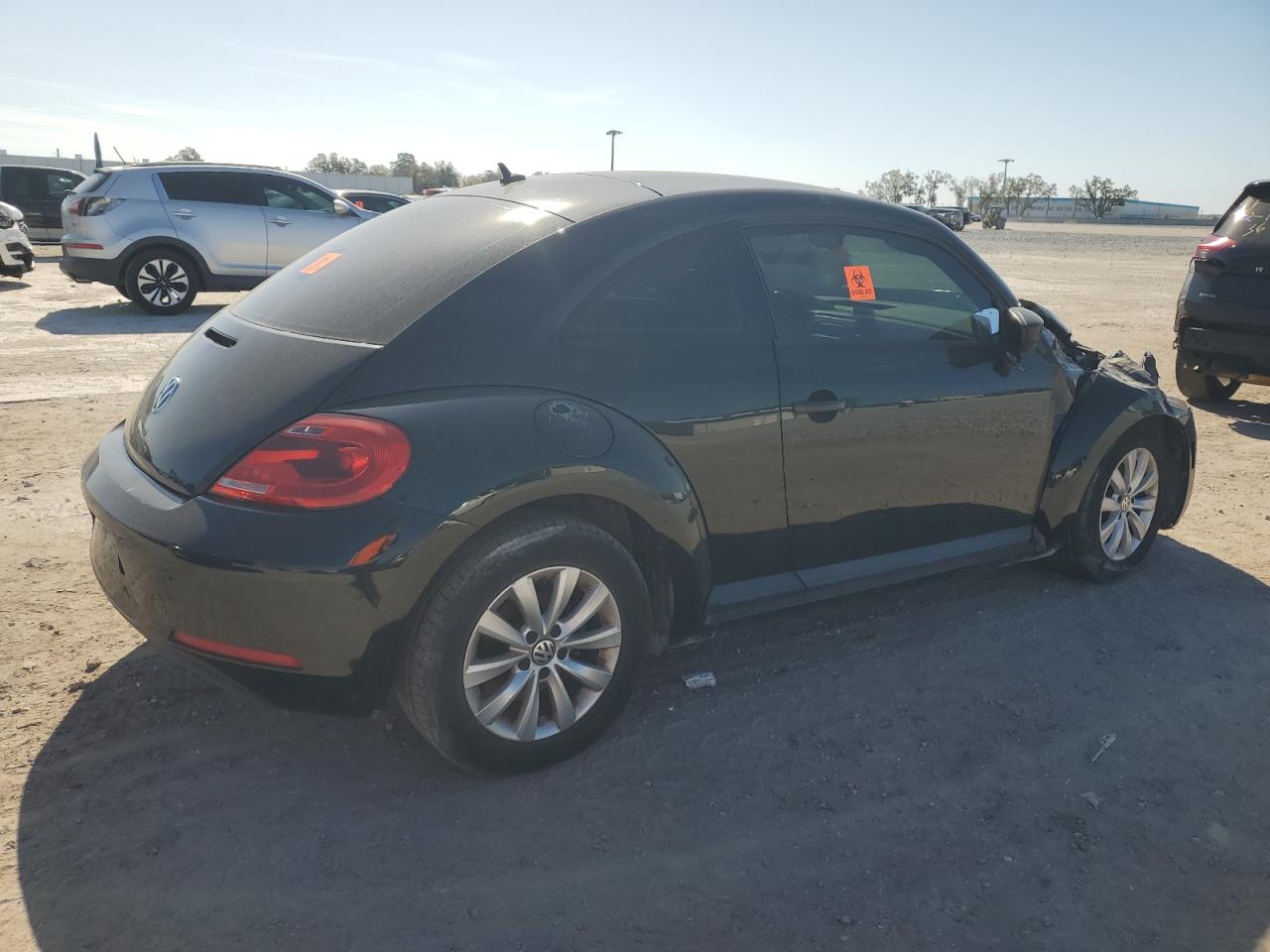 2015 Volkswagen Beetle - Image 3