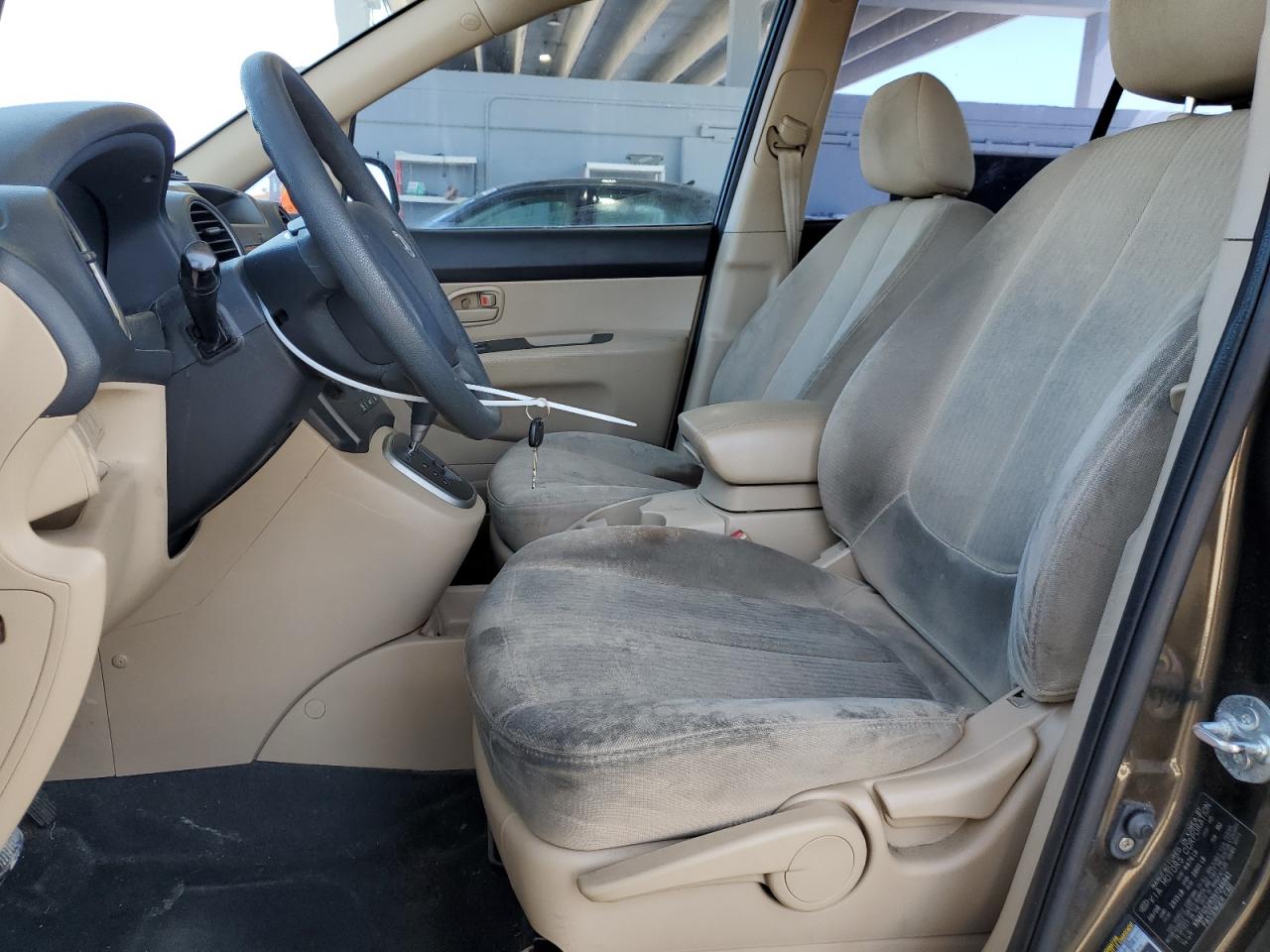 2009 Kia Rondo - Image 7