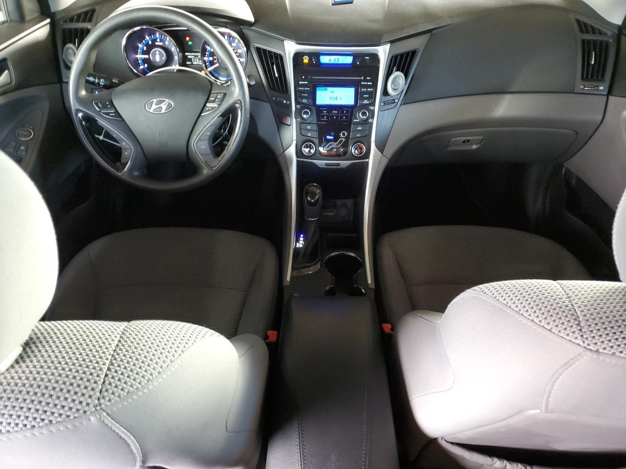 2012 Hyundai Sonata - Image 8