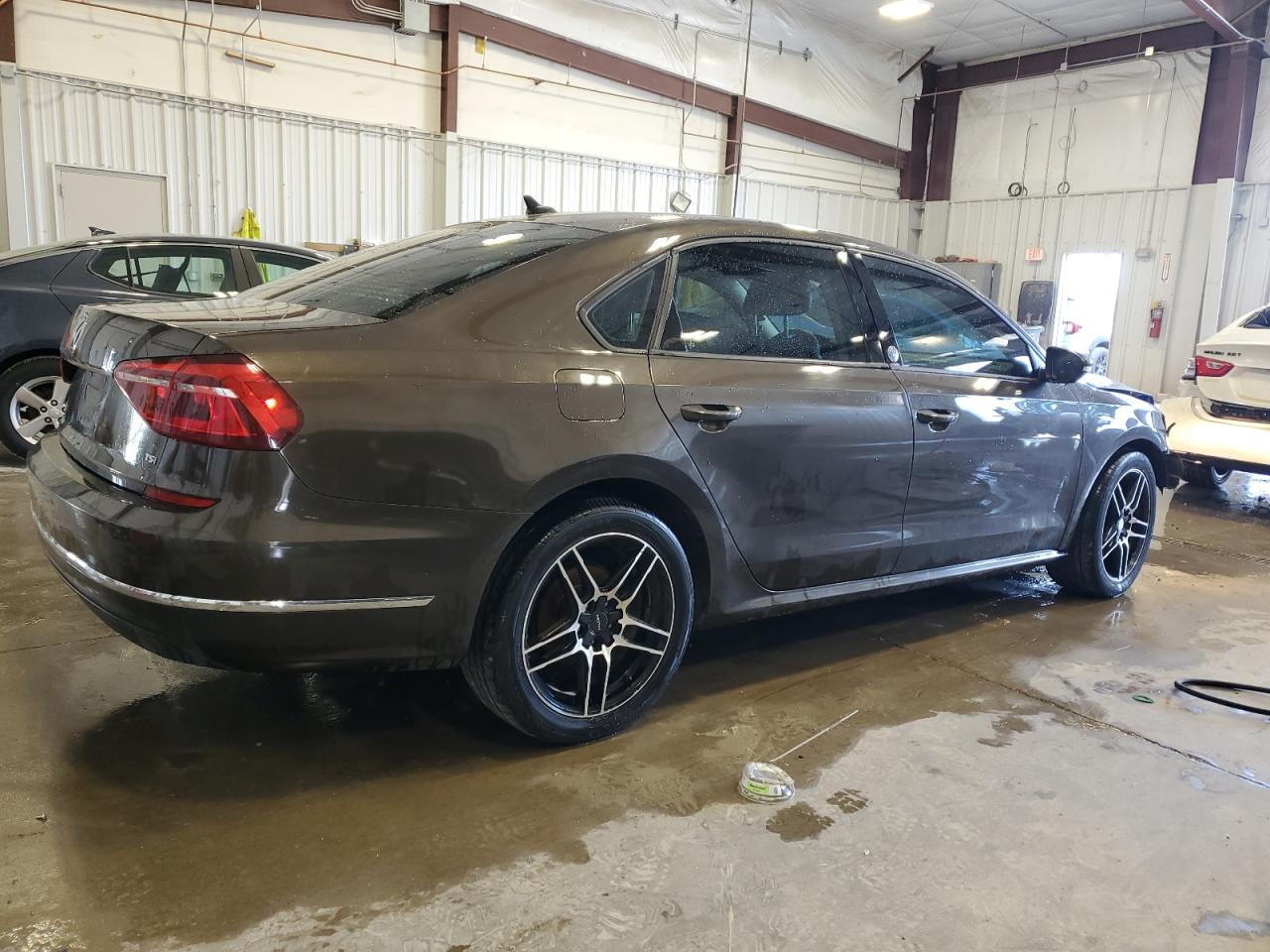 2019 Volkswagen Passat - Image 3