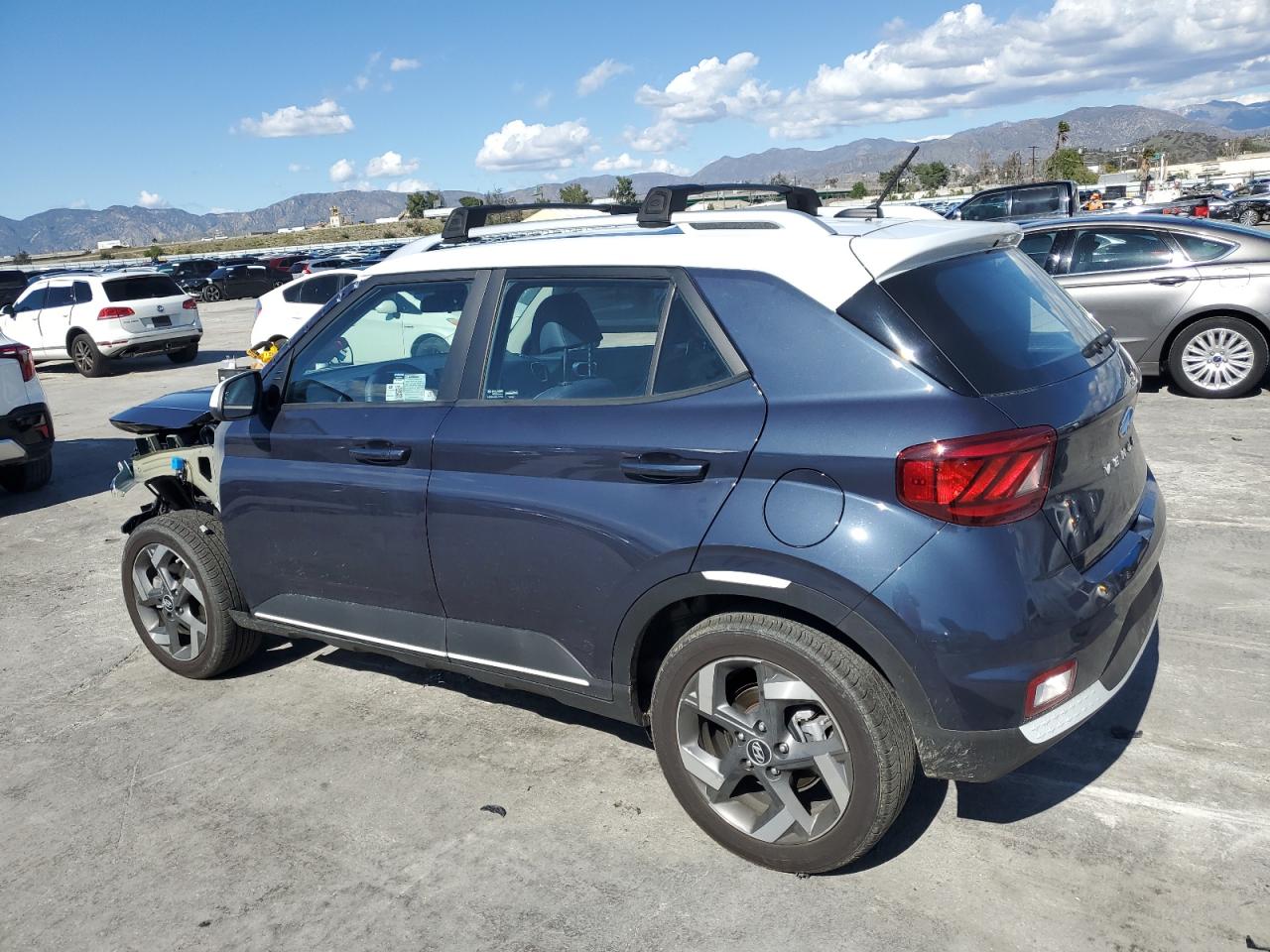 2024 Hyundai Venue - Image 2