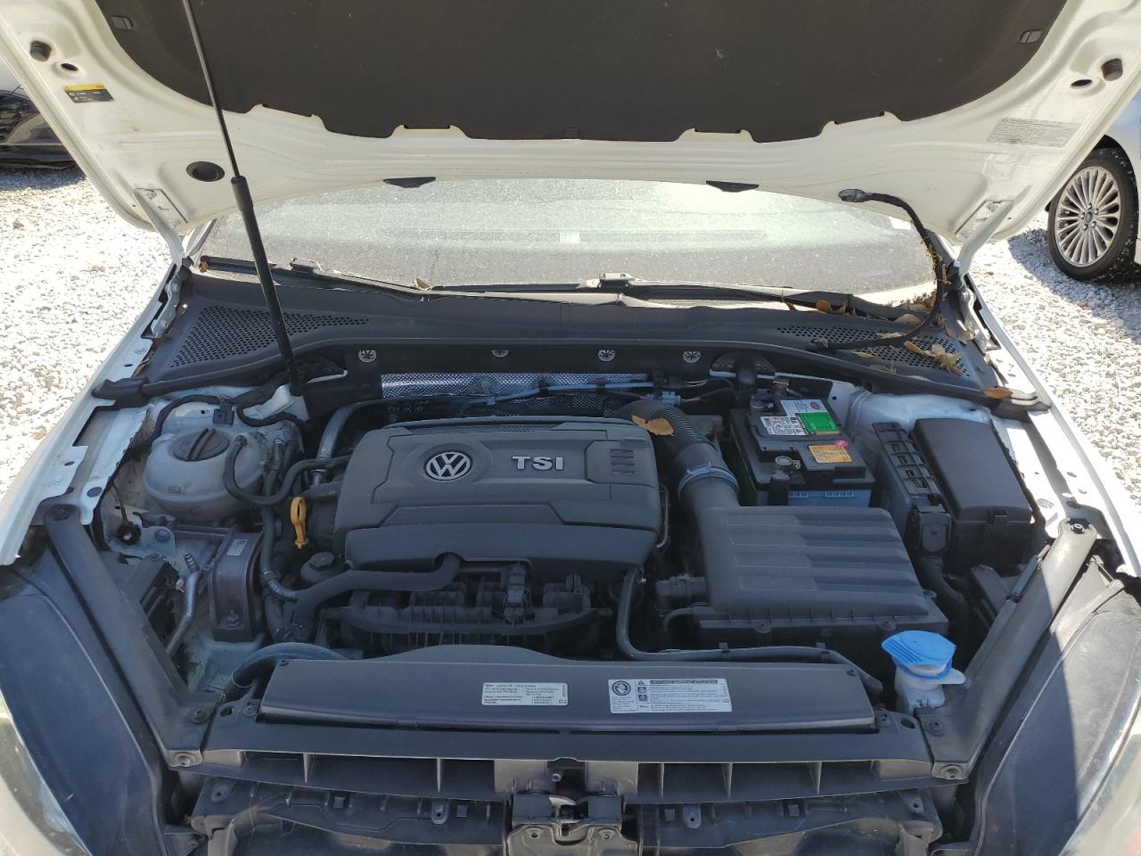 2017 Volkswagen GTI - Image 11