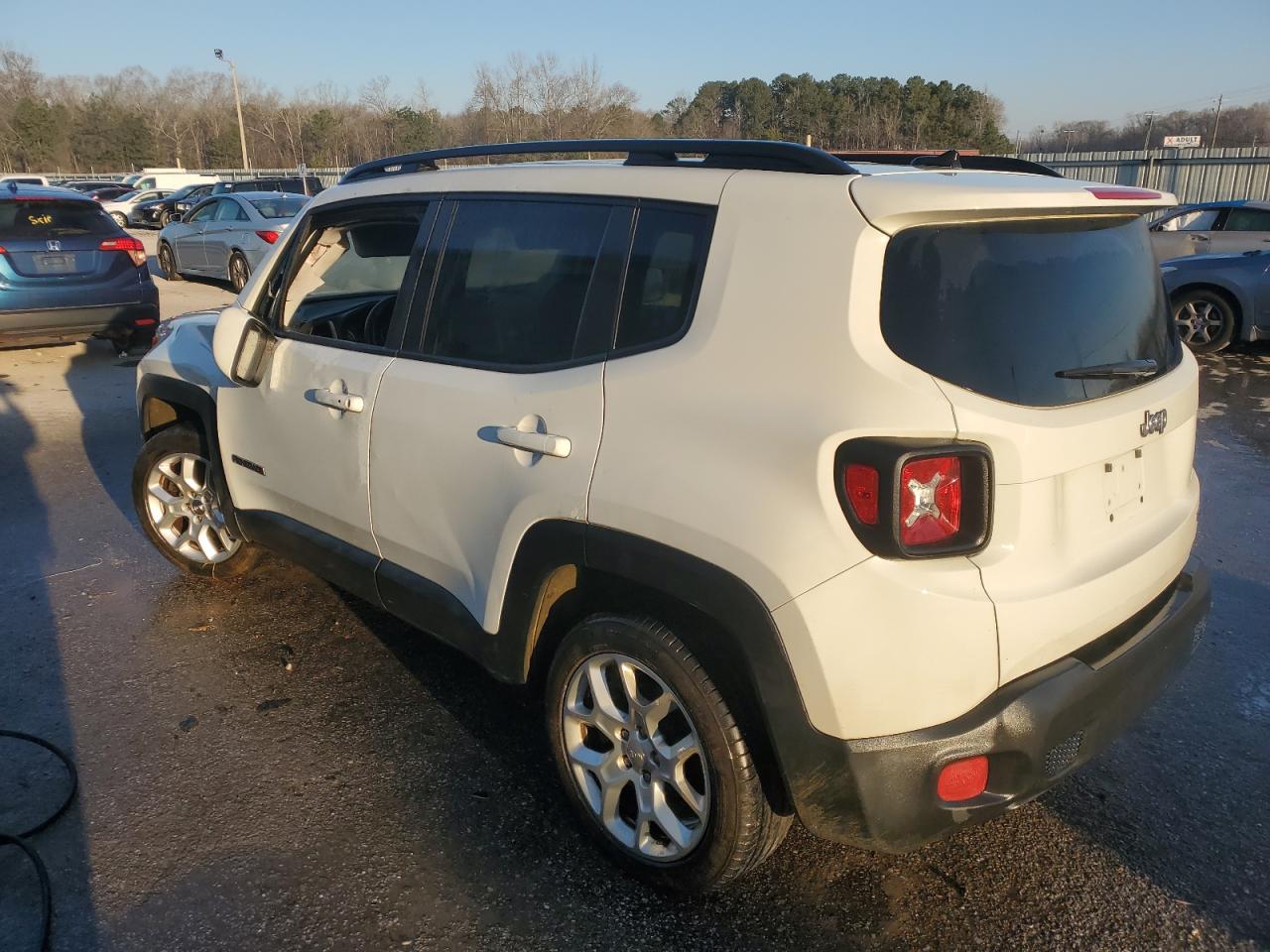 2017 Jeep Renegade - Image 2