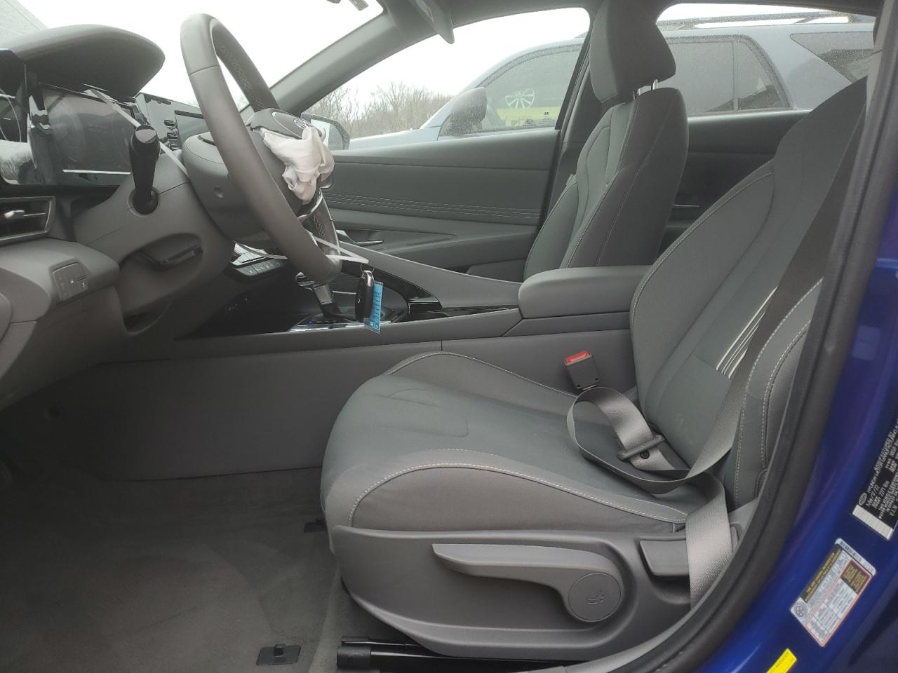 2022 Hyundai Elantra - Image 7