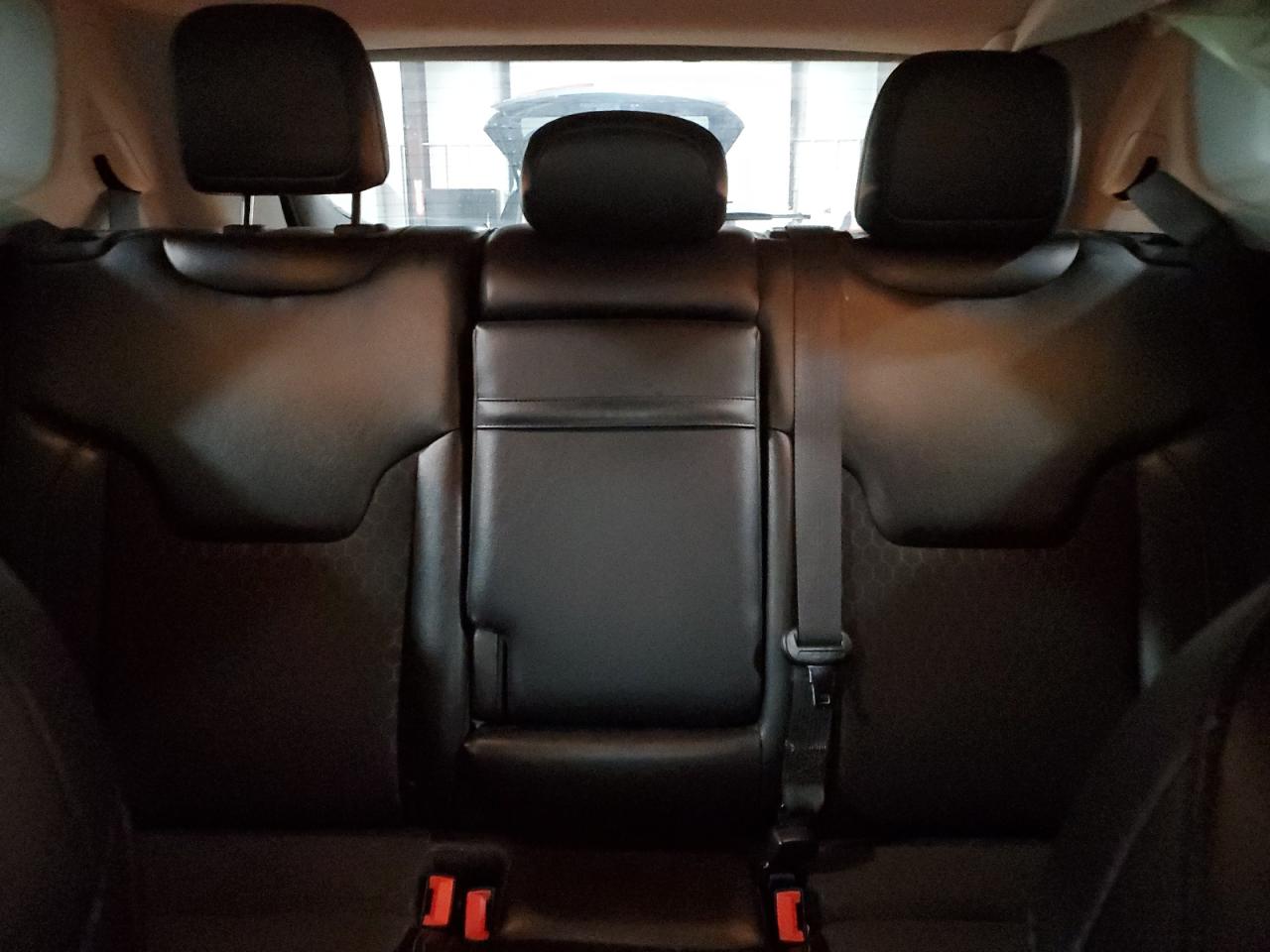 2018 Jeep Compass - Image 10