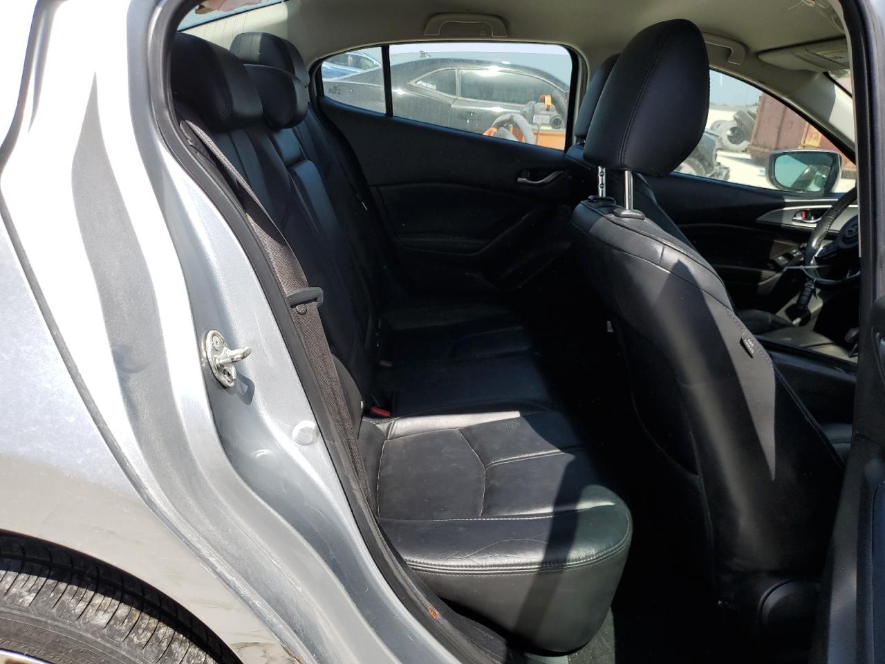 2018 Mazda 3 - Image 10