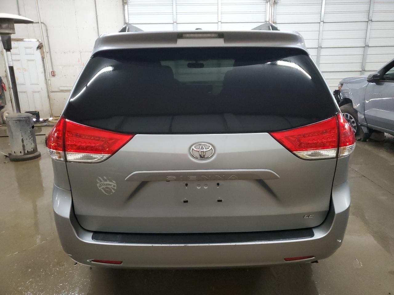 2014 Toyota Sienna - Image 6