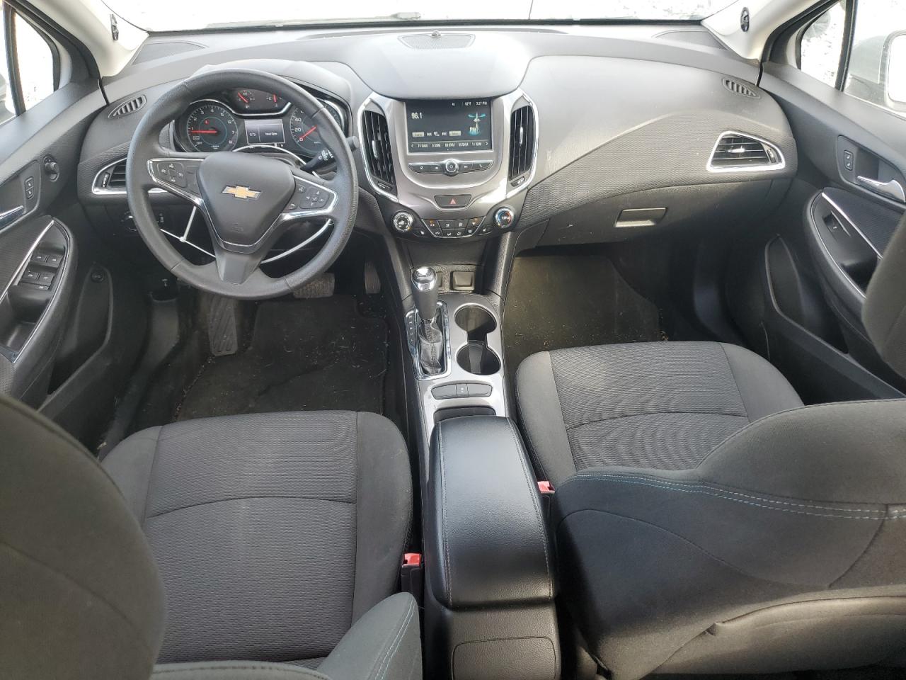 2018 Chevrolet Cruze - Image 8