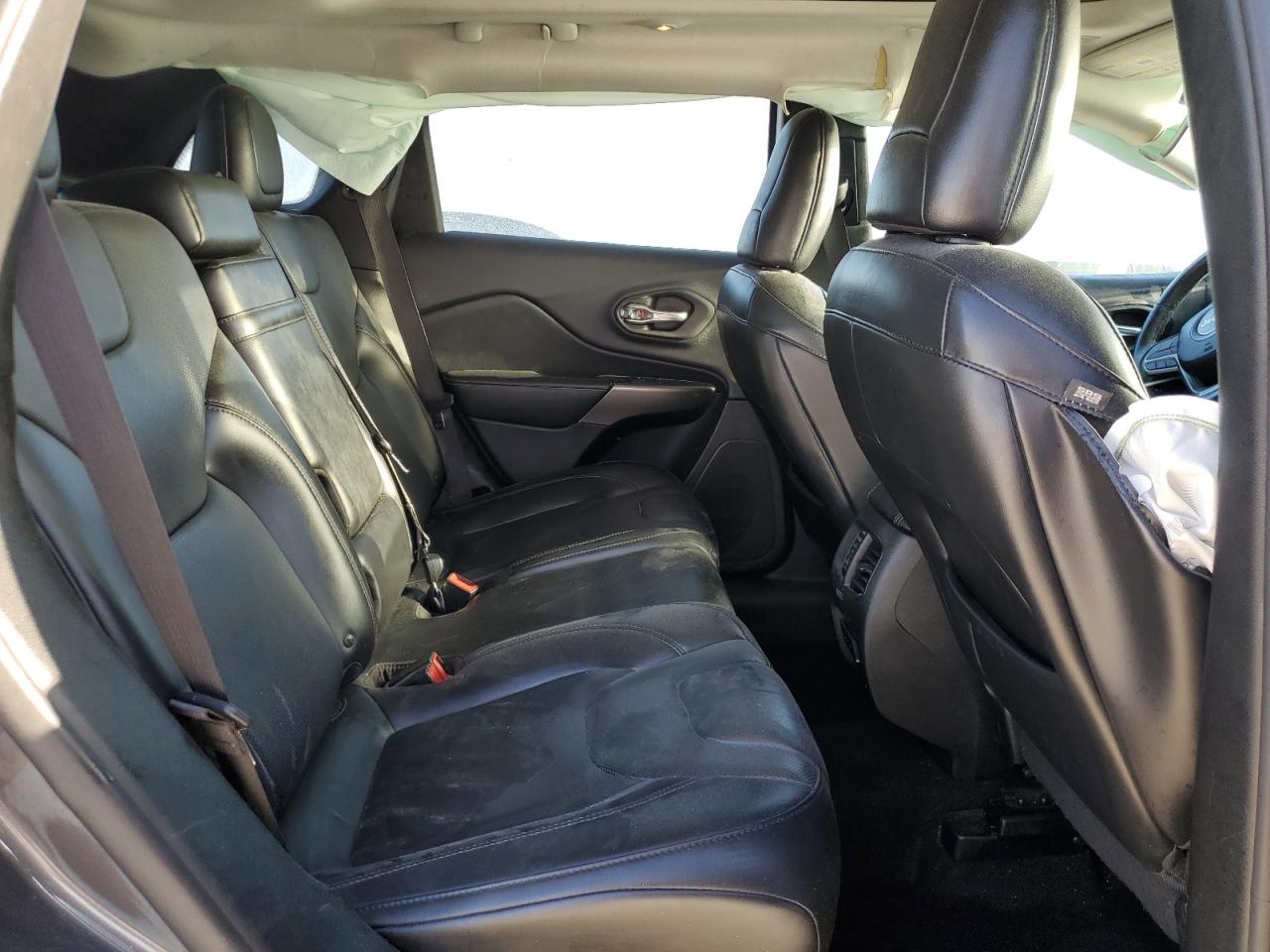 2019 Jeep Grand Cherokee - Image 10
