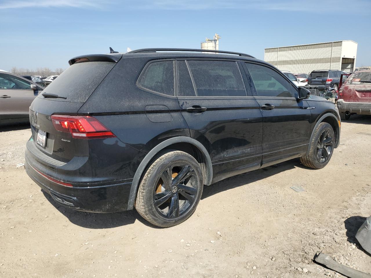 2024 Volkswagen Tiguan - Image 3