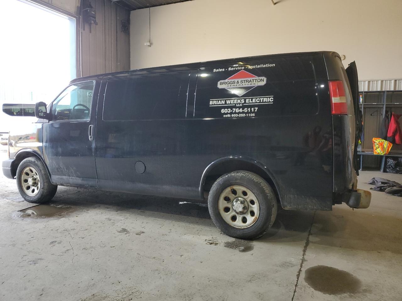2013 Chevrolet Express - Image 2