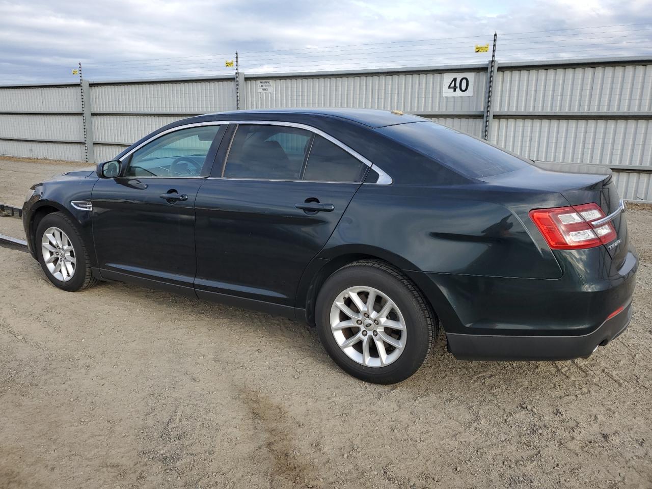 2014 Ford Taurus - Image 2