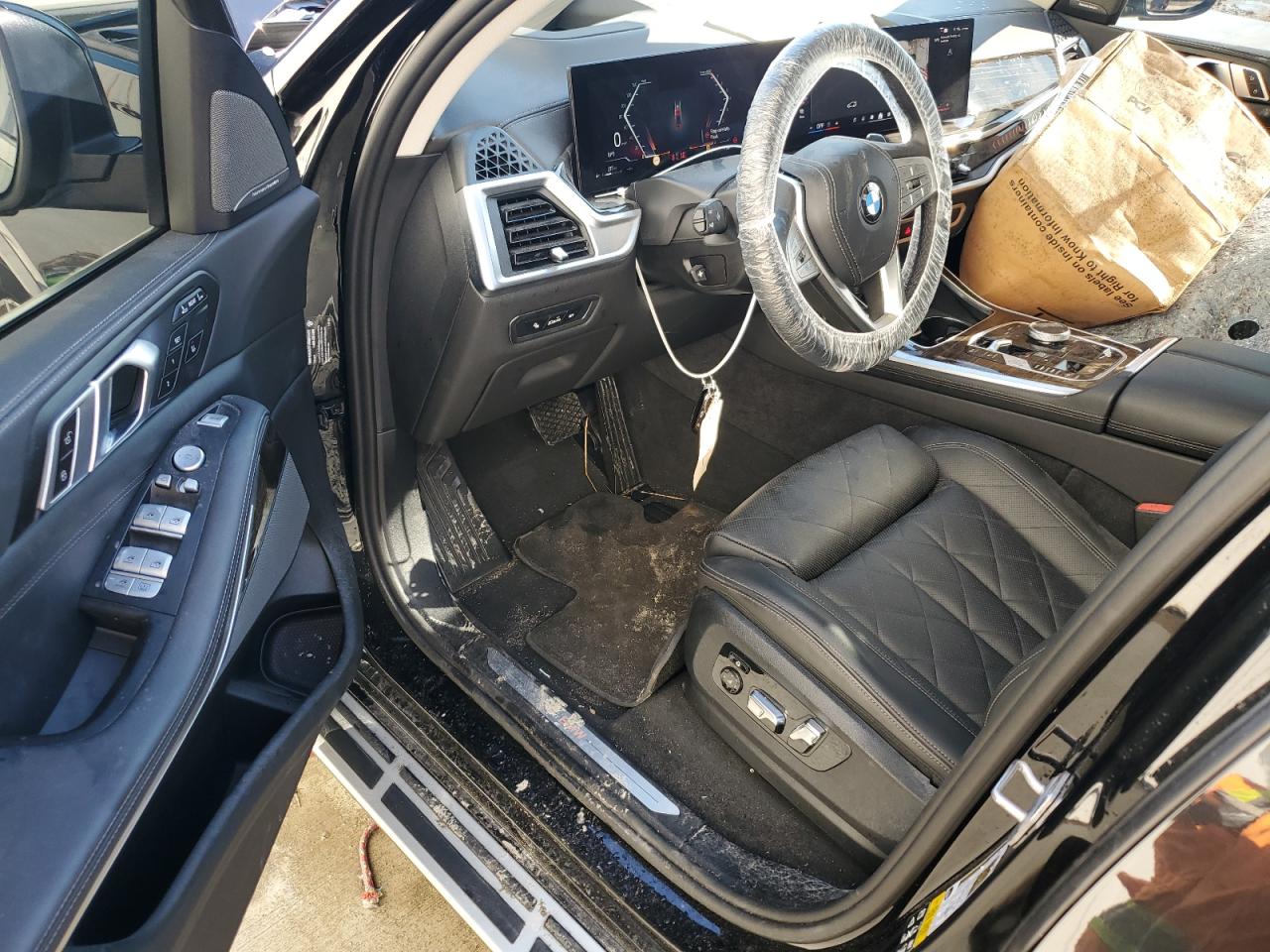 2024 BMW X7 - Image 8