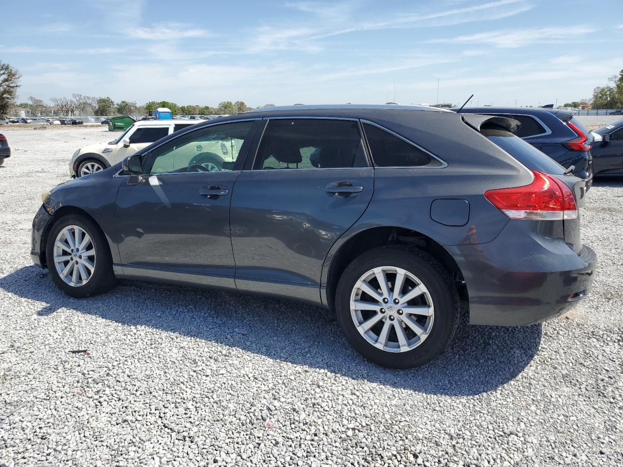 2009 Toyota Venza - Image 2