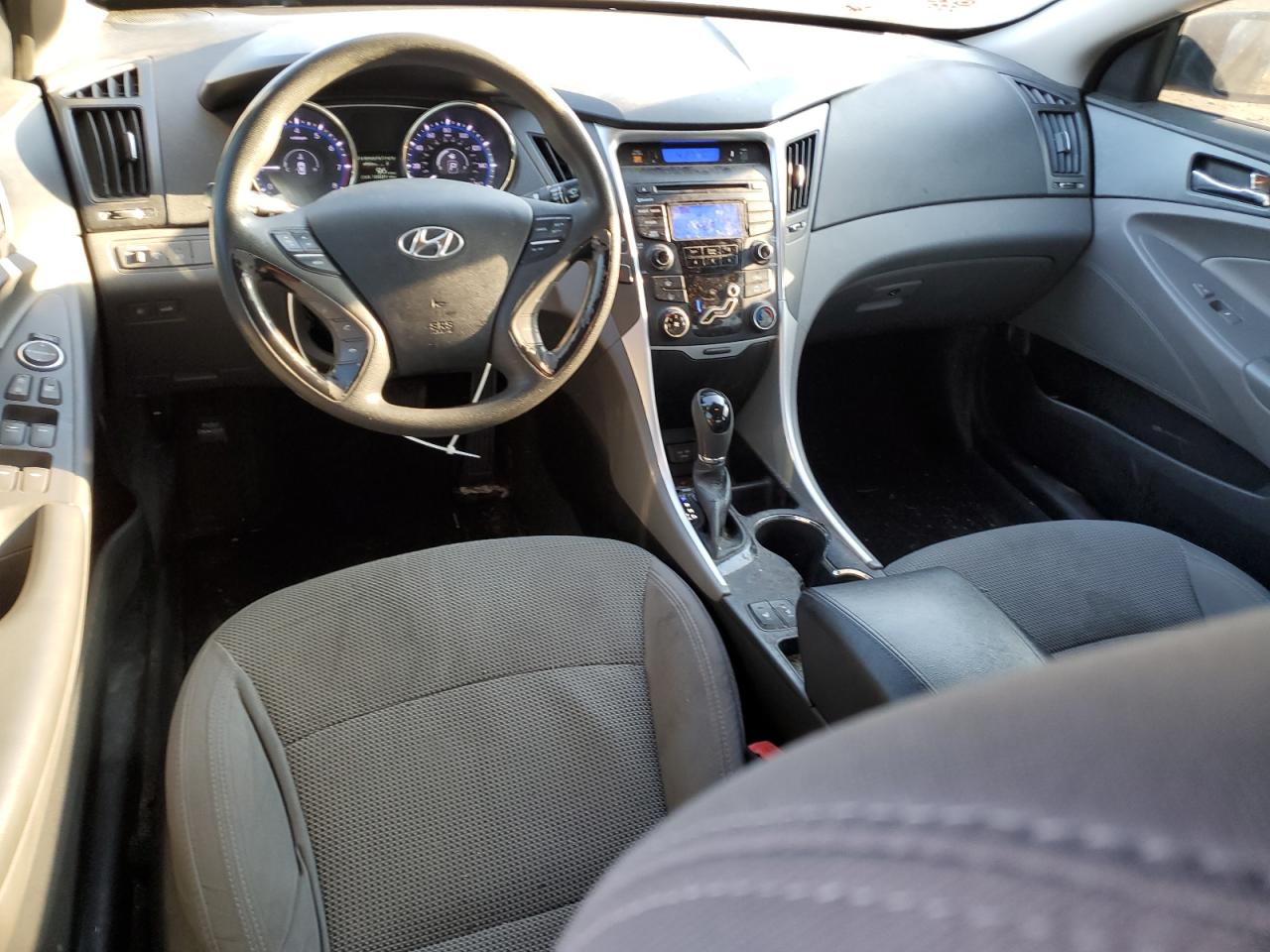 2013 Hyundai Sonata - Image 8