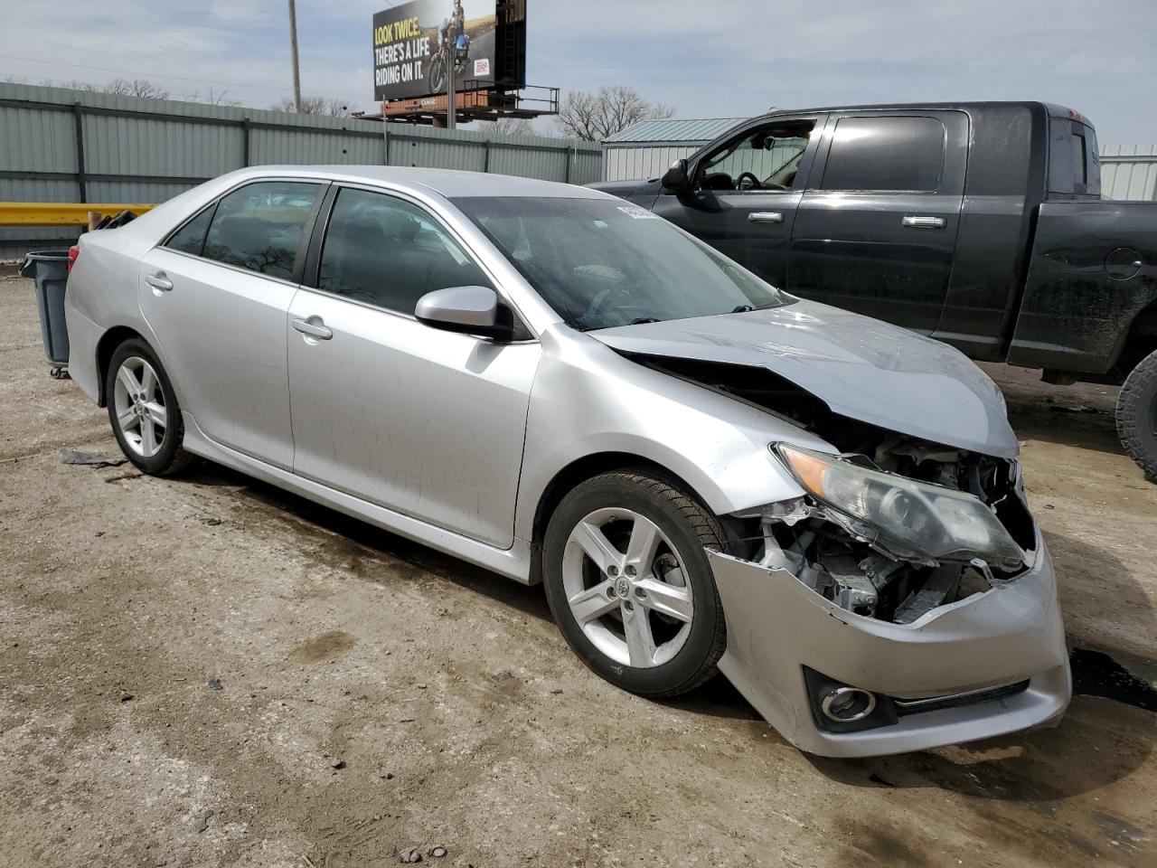 2014 Toyota Camry - Image 4