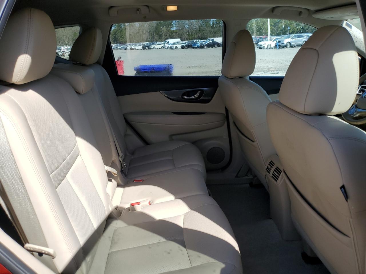 2015 Nissan Rogue - Image 11