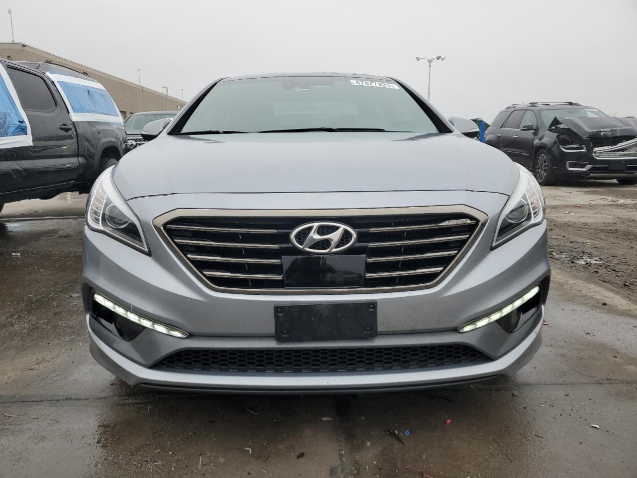 2016 Hyundai Sonata - Image 5