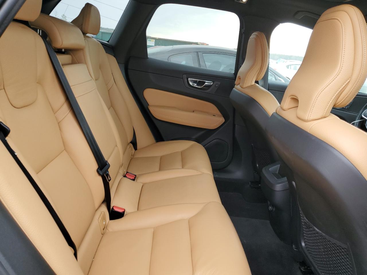 2020 Volvo XC60 - Image 11