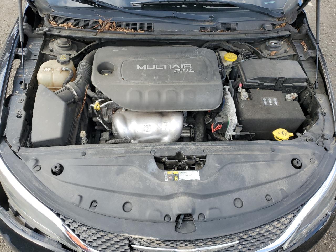 2015 Chrysler 200 - Image 11