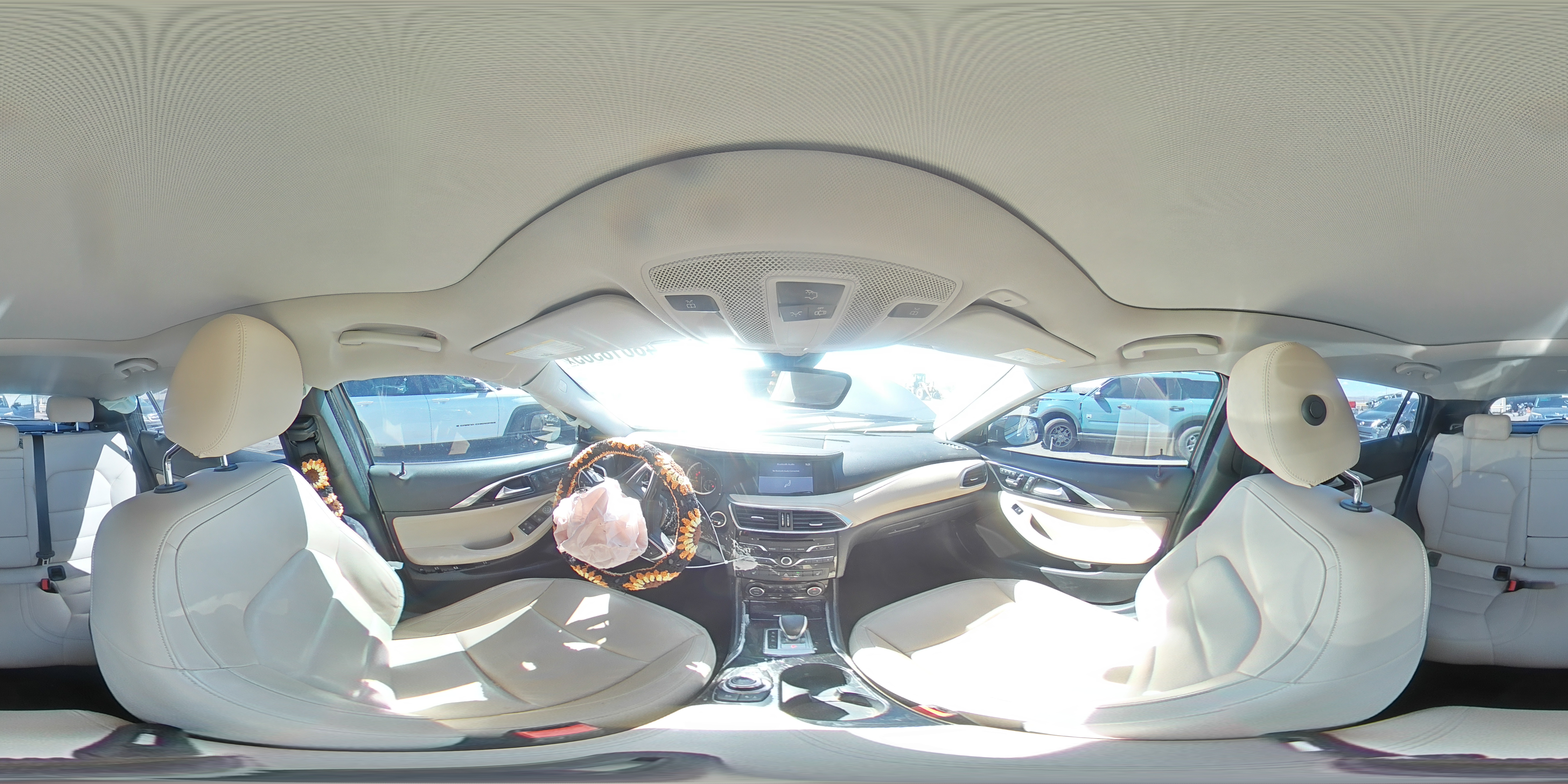 2017 Infiniti QX30 - Image 13