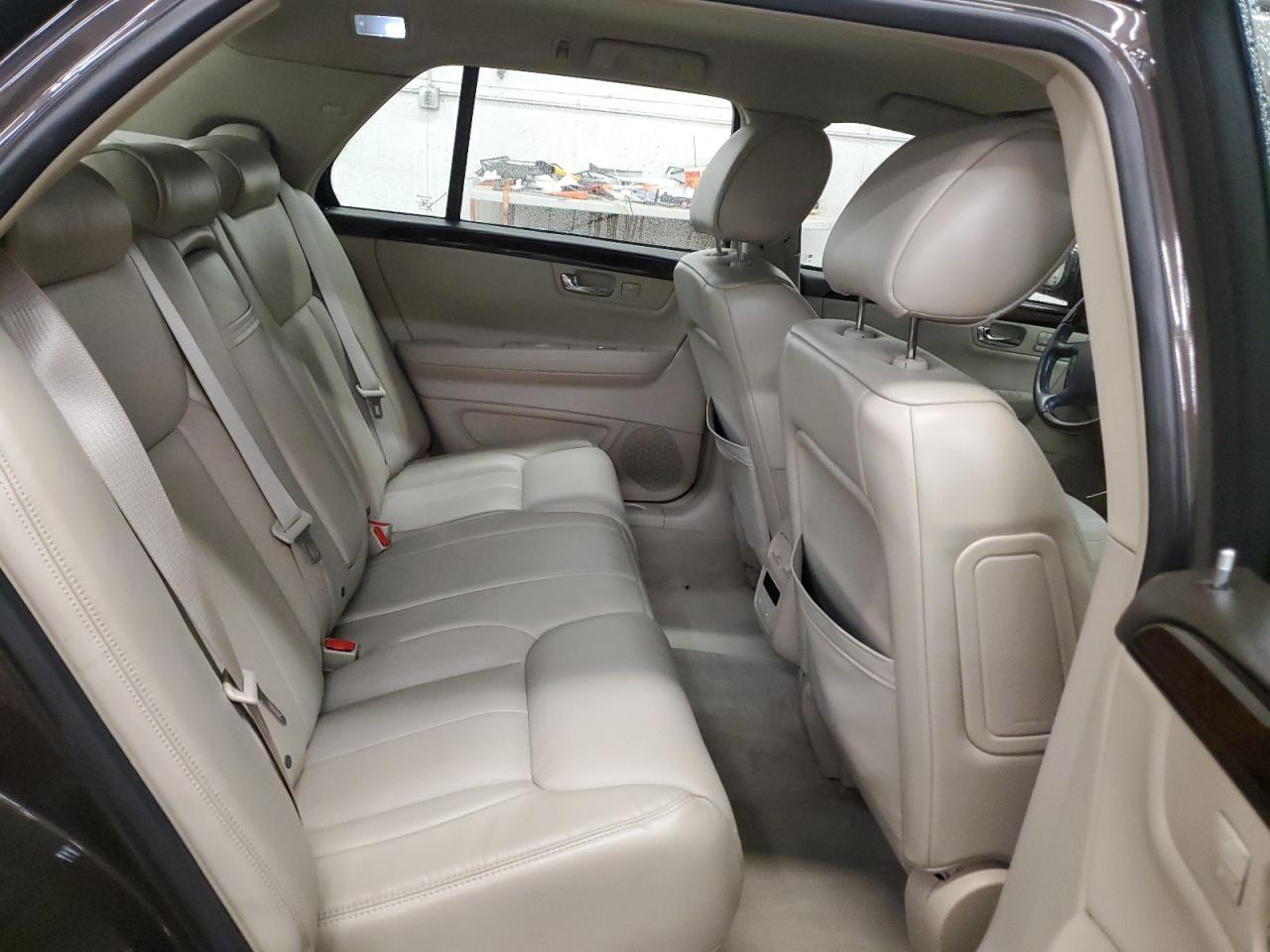 2009 Cadillac DTS - Image 11