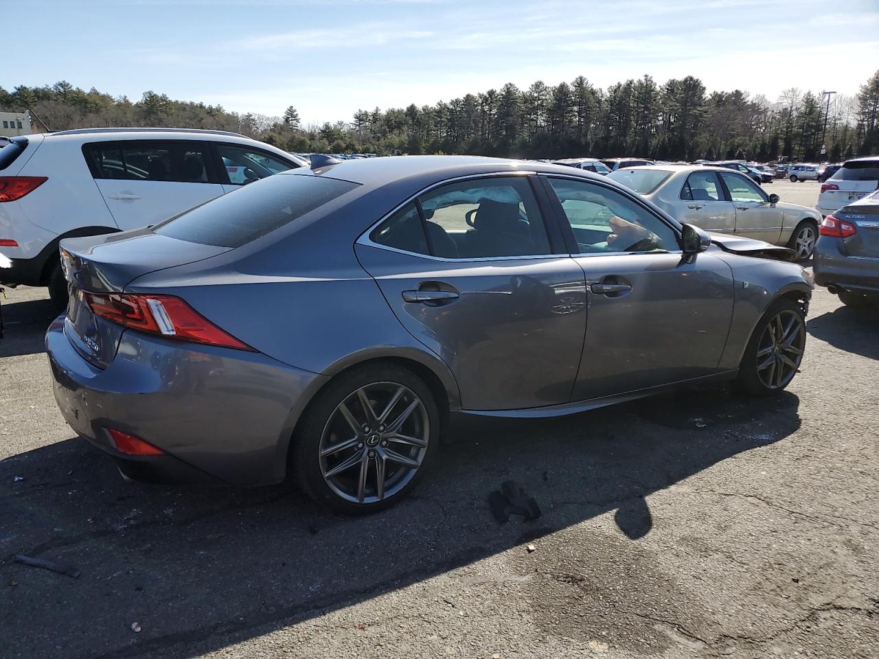 2015 Lexus IS - Image 3